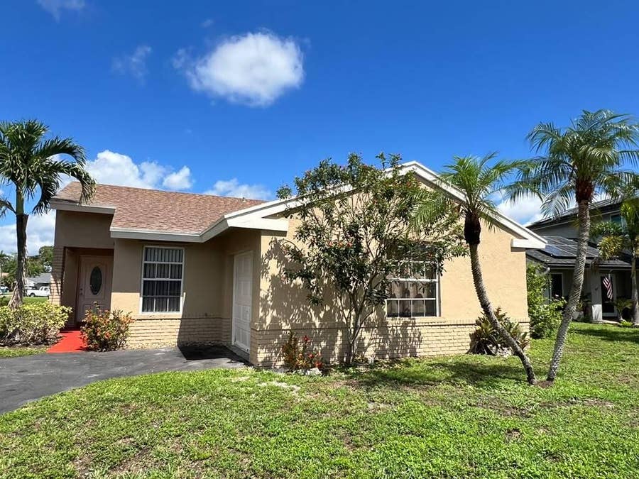 Property photo for 13761 Newport Manor, Davie, FL