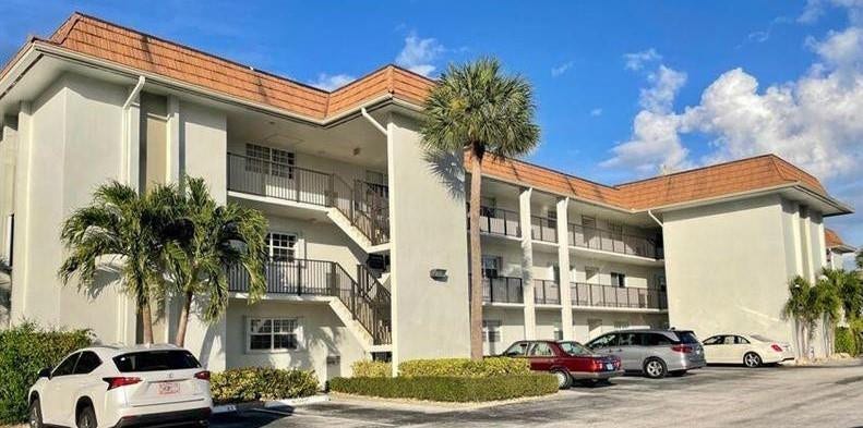 400 Wilma Circle, #105, Riviera Beach, Riviera Beach, FL 33404 Photo 2