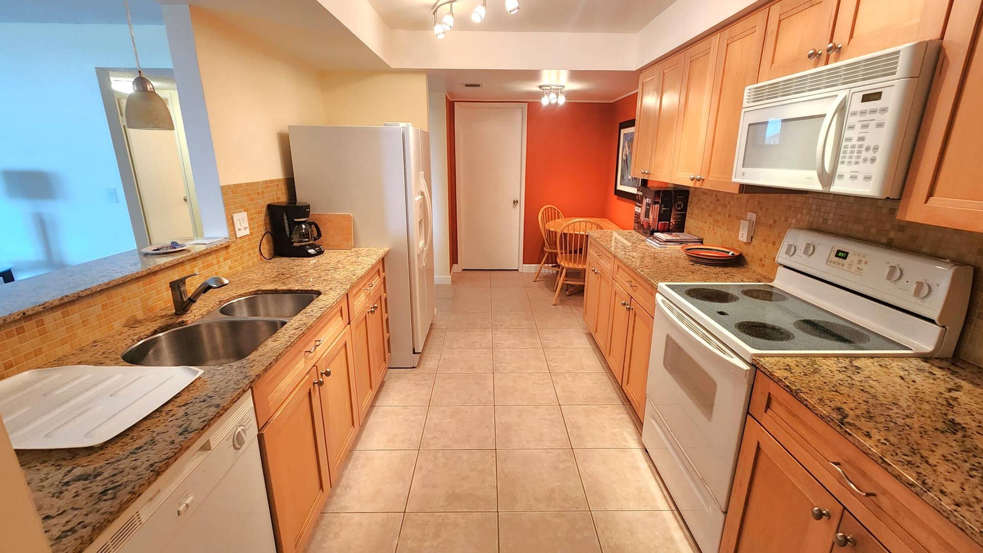450 Egret Circle, #9403, Delray Beach, FL 33444 kitchen