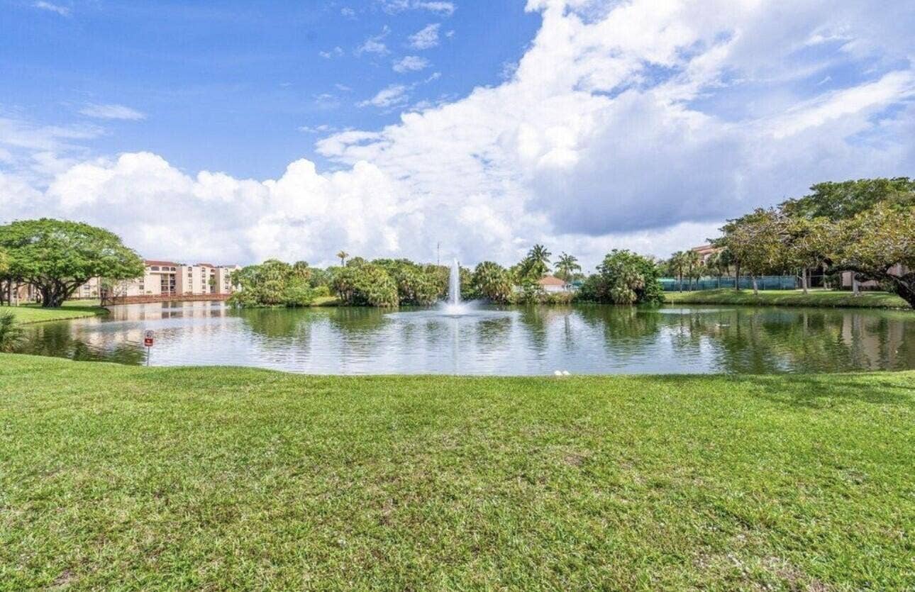 450 Egret Circle, #9403, Delray Beach, FL 33444 lake
