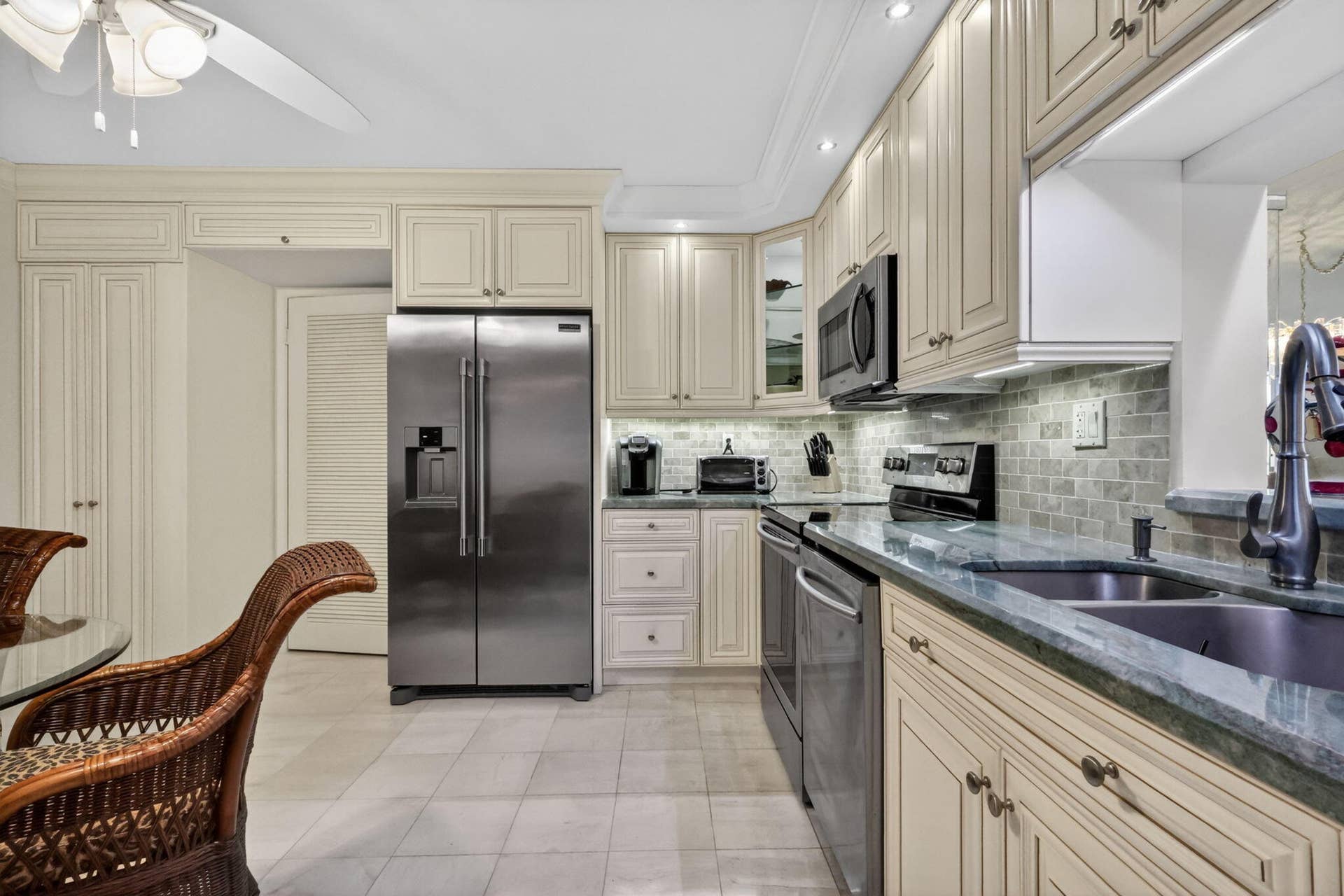 3420 S Ocean Boulevard, #9r, Highland Beach, FL 33487 4-web-or-mls-F14A3544