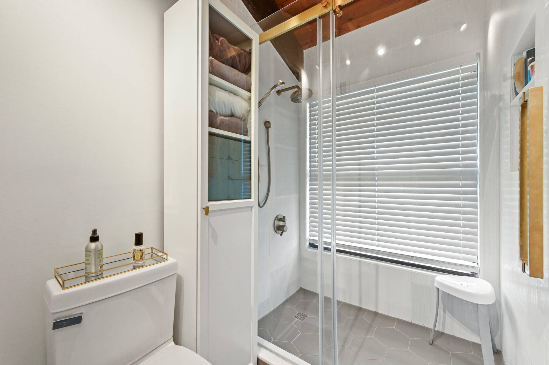3543 S Ocean Boulevard, #111, South Palm Beach, FL 33480 30 Bathroom 02