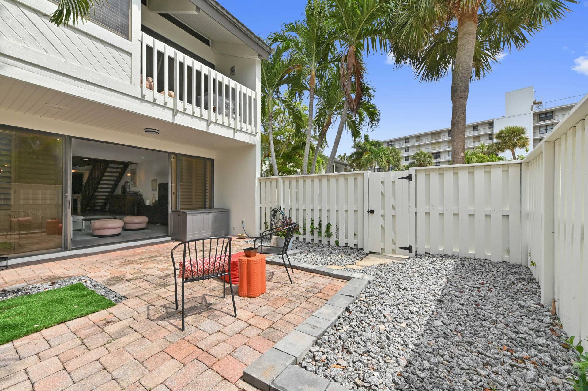 3543 S Ocean Boulevard, #111, South Palm Beach, FL 33480 35 patio 02