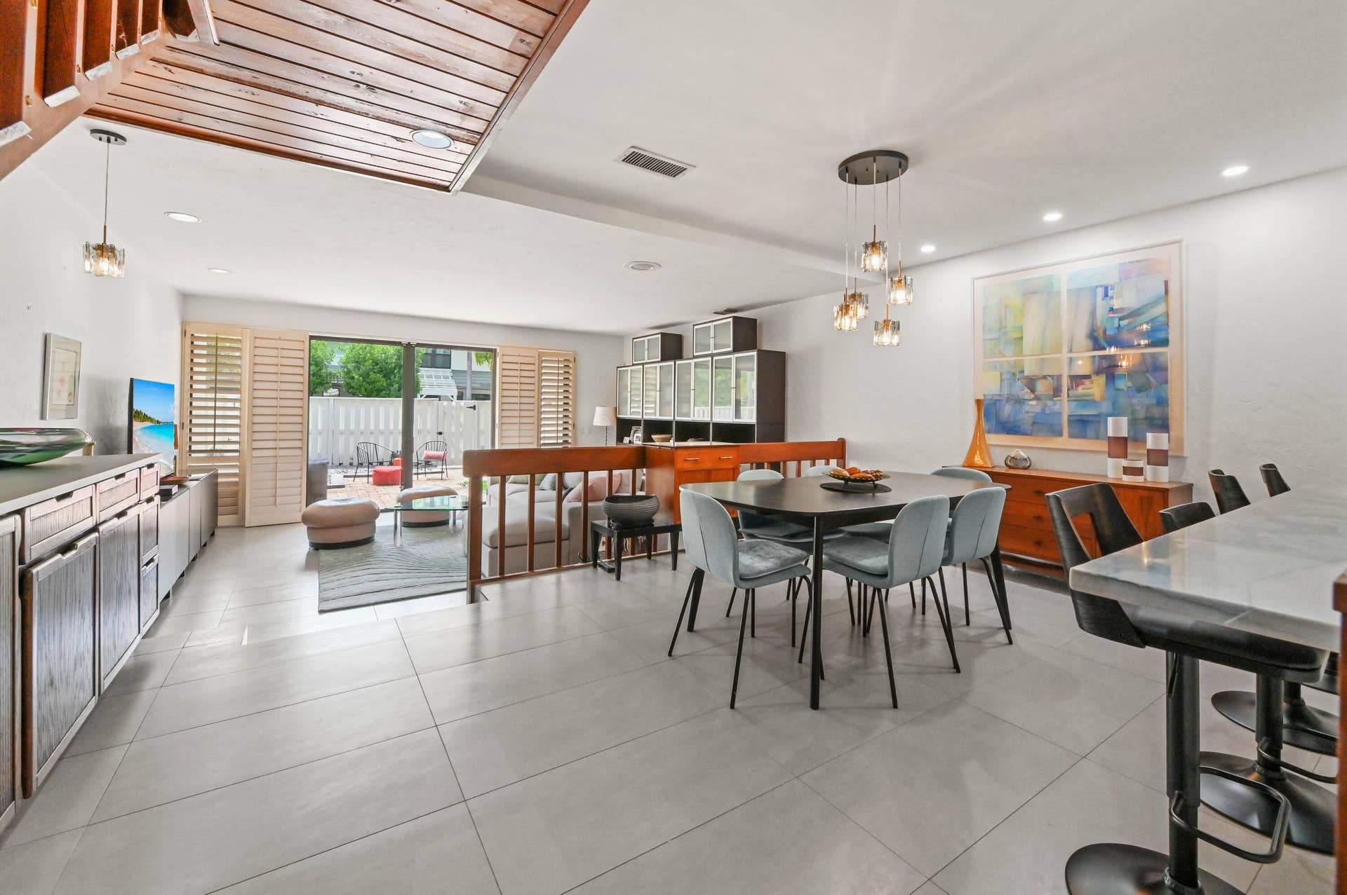 3543 S Ocean Boulevard, #111, South Palm Beach, FL 33480 07 Dining area 01