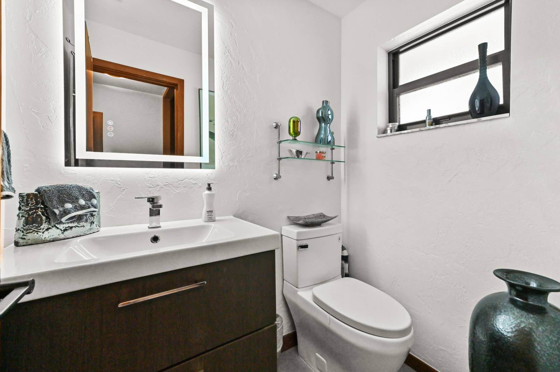 3543 S Ocean Boulevard, #111, South Palm Beach, FL 33480 05 Bathroom 01