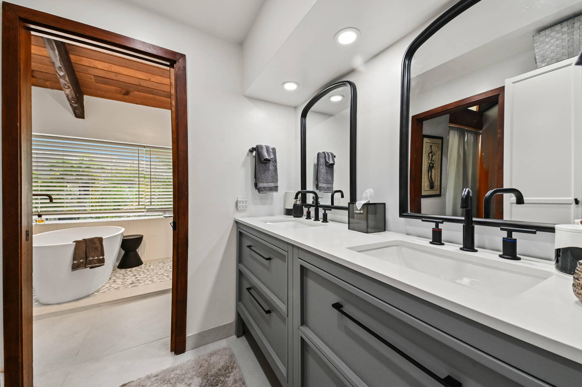 3543 S Ocean Boulevard, #111, South Palm Beach, FL 33480 21 Bathroom 02