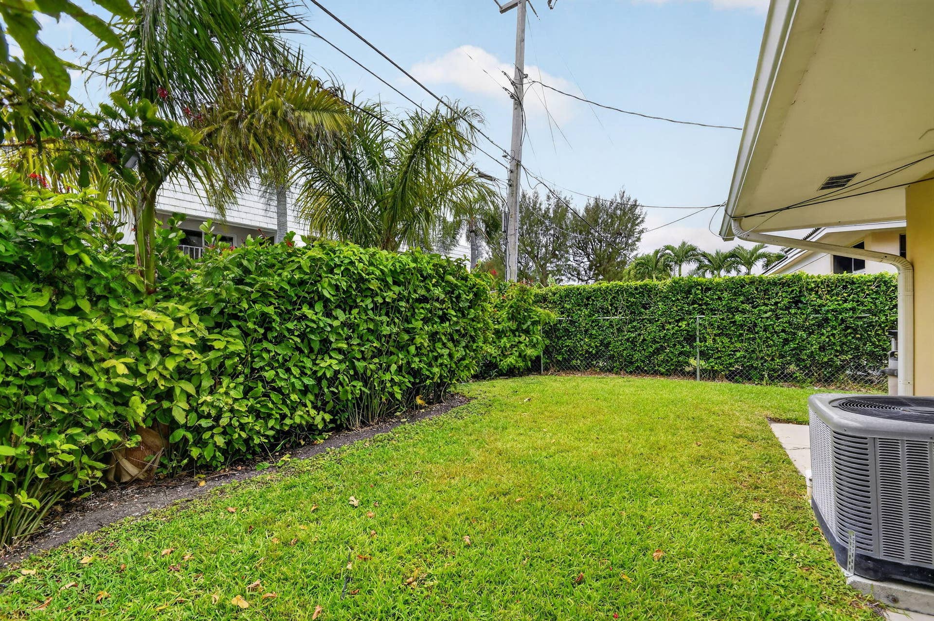 1221 Singer Drive, Singer Island, Singer Island, FL 33404 46-web-or-mls-1221 Singer Dr (46)