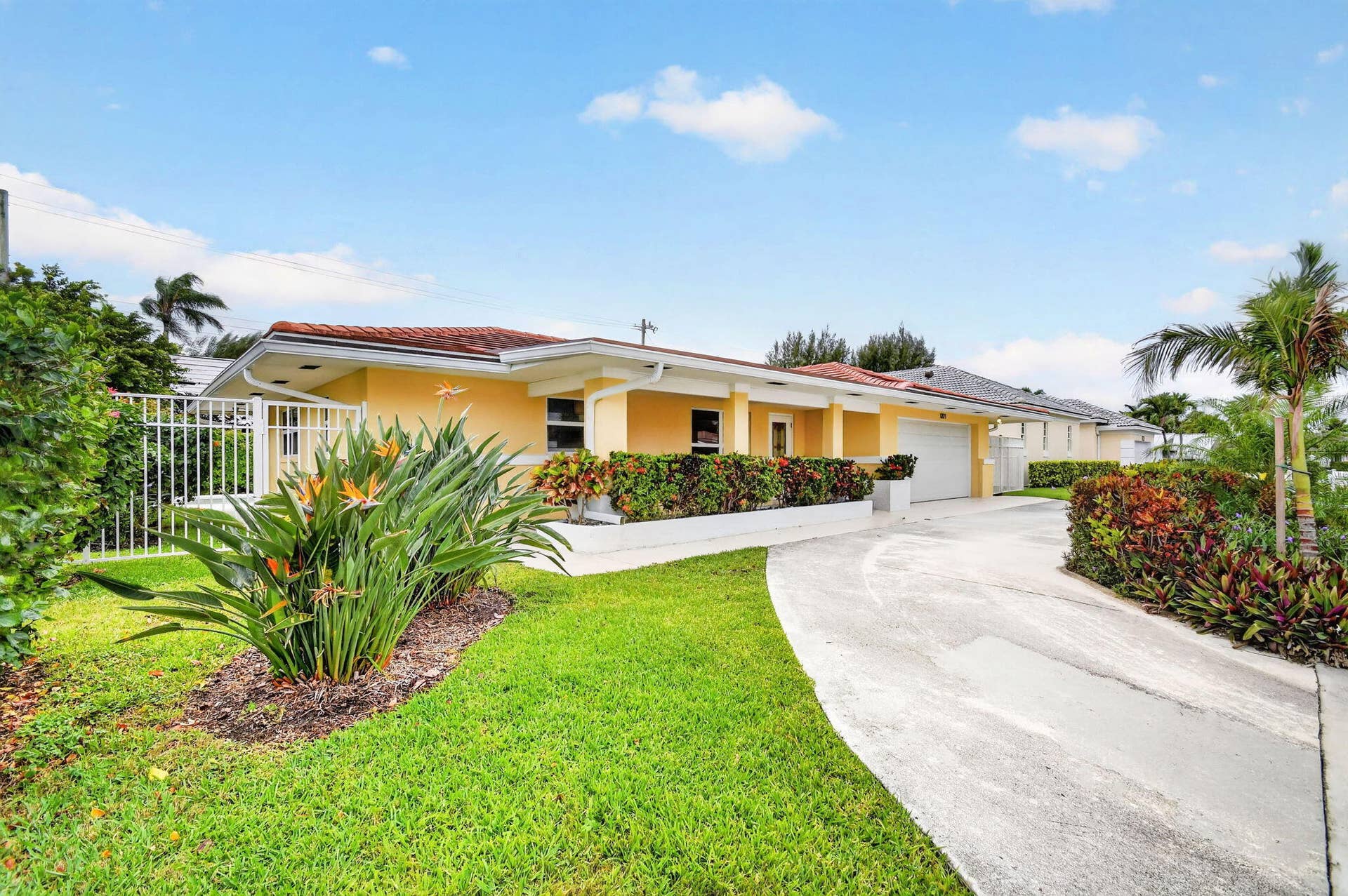 1221 Singer Drive, Singer Island, Singer Island, FL 33404 2-web-or-mls-1221 Singer Dr (2)