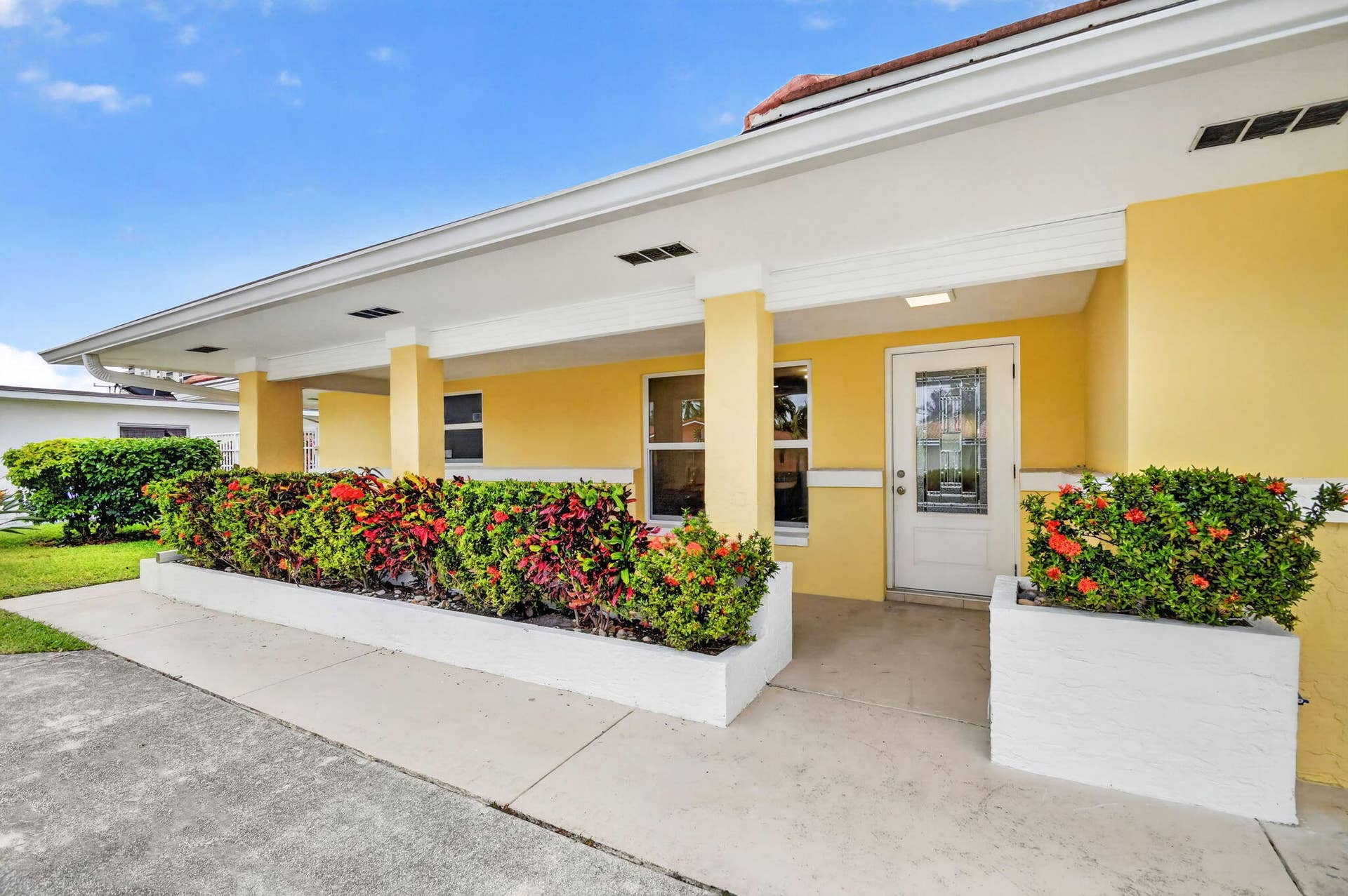 1221 Singer Drive, Singer Island, Singer Island, FL 33404 4-web-or-mls-1221 Singer Dr (4)