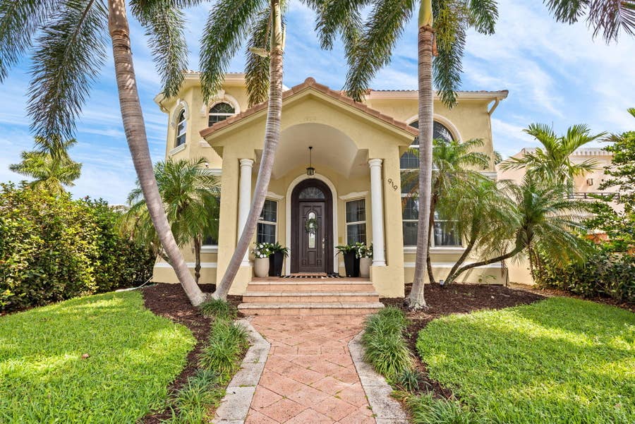 Property photo for 919 Hollywood Boulevard, Hollywood, FL