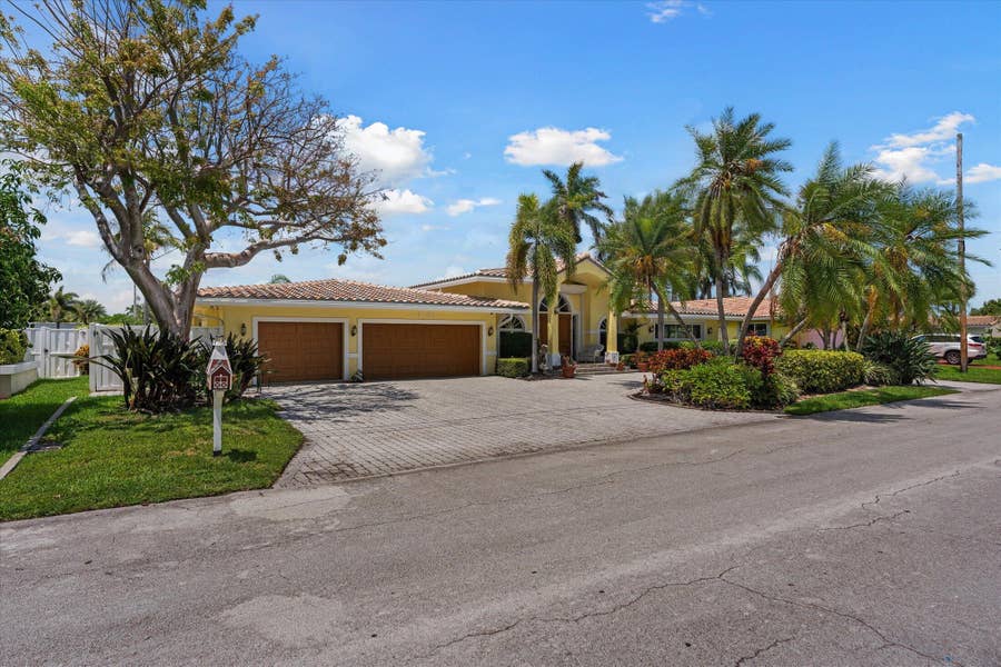 Property photo for 2141 NE 29th Street, Lighthouse Point, FL