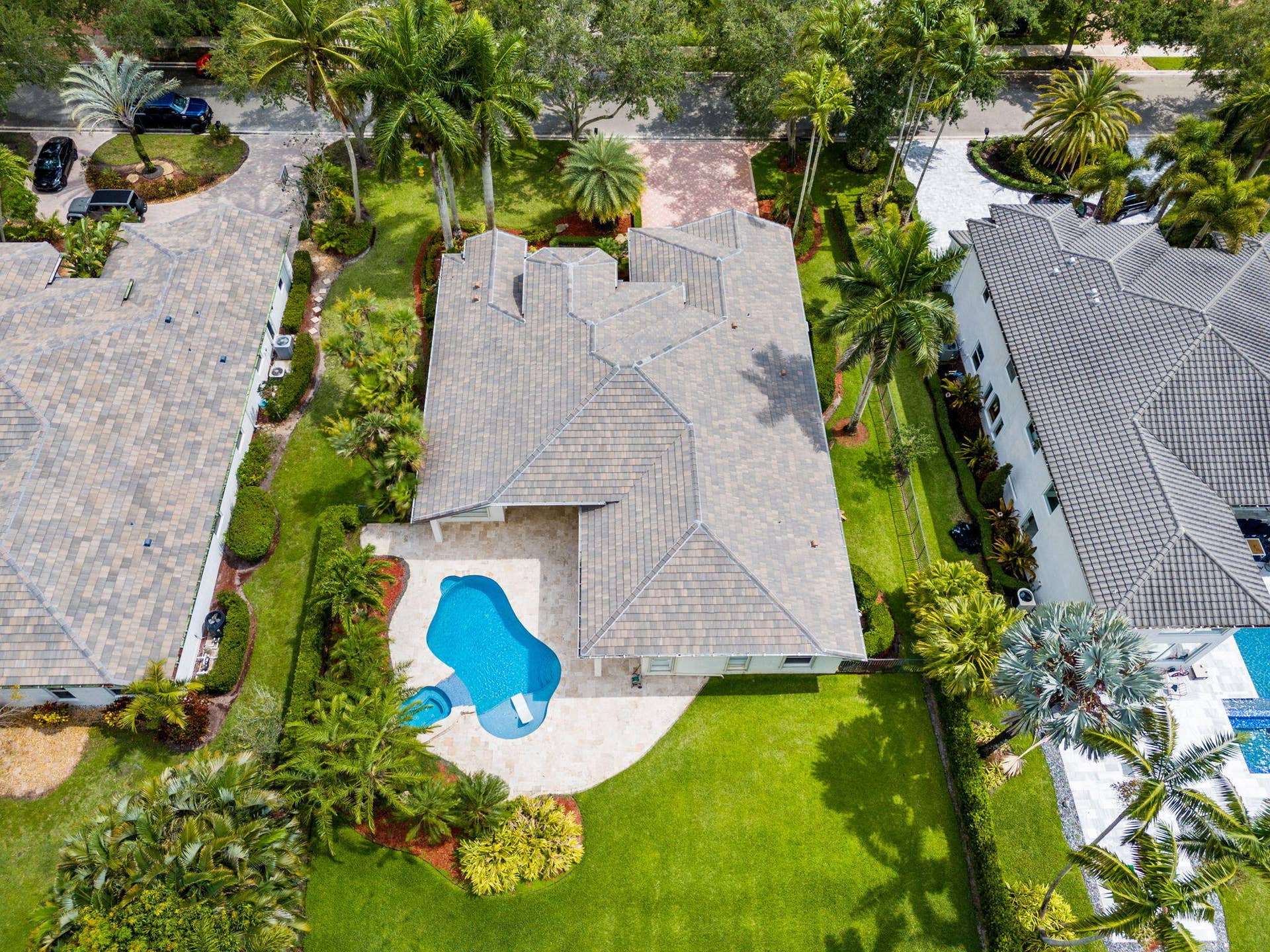 10251 N Lake Vista Circle, Davie, FL 33328 59-web-or-mls-DJI_20260513152131_0702_D