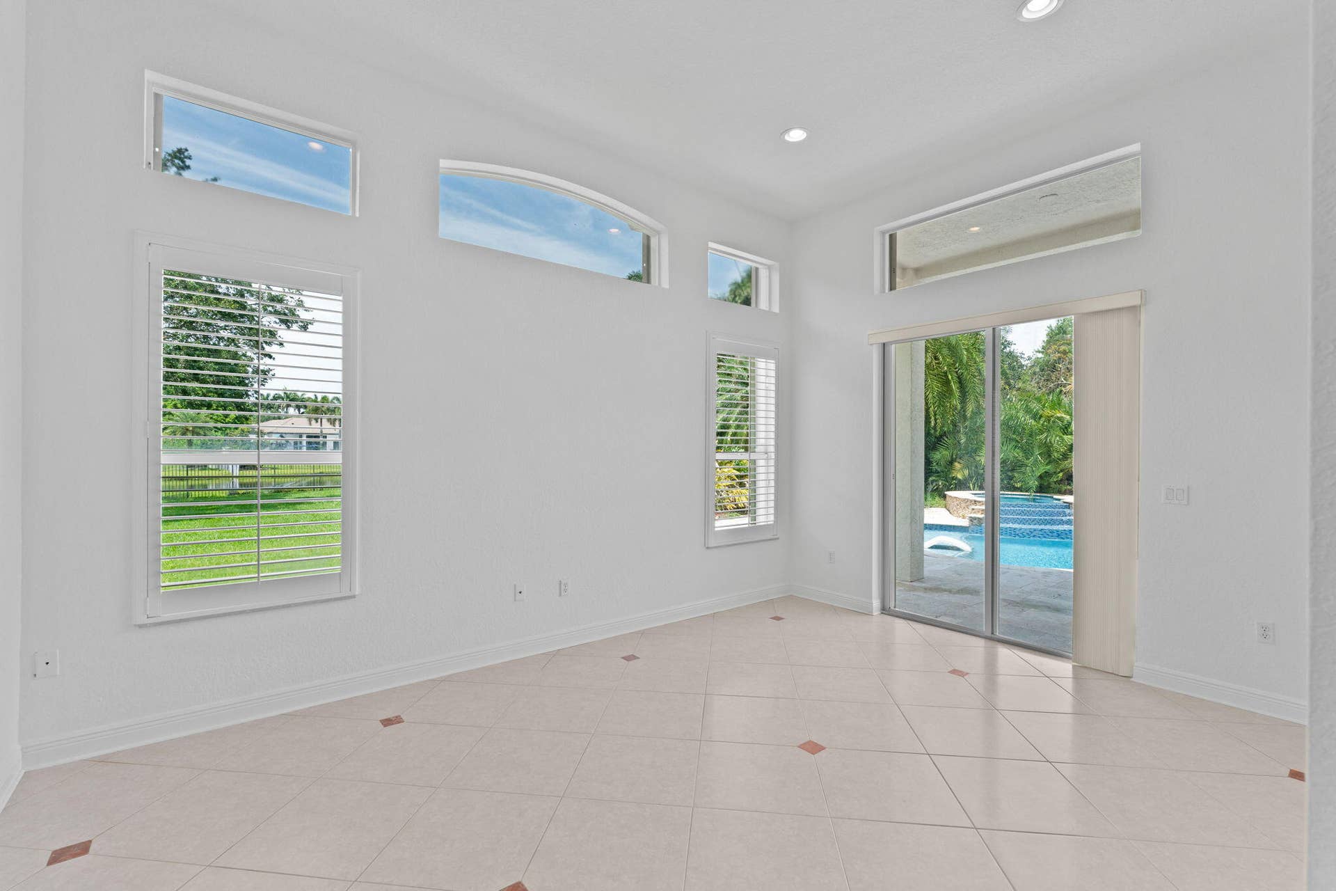 10251 N Lake Vista Circle, Davie, FL 33328 17-web-or-mls-A7406155
