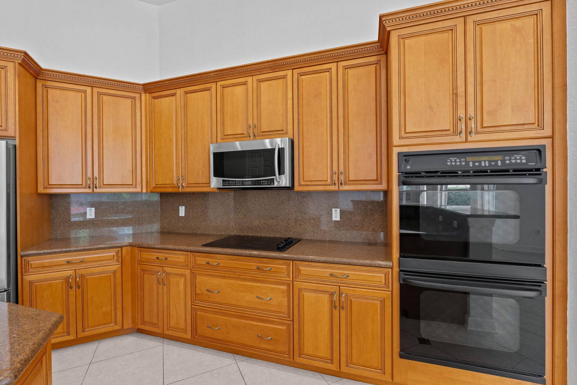10251 N Lake Vista Circle, Davie, FL 33328 26-web-or-mls-A7406113