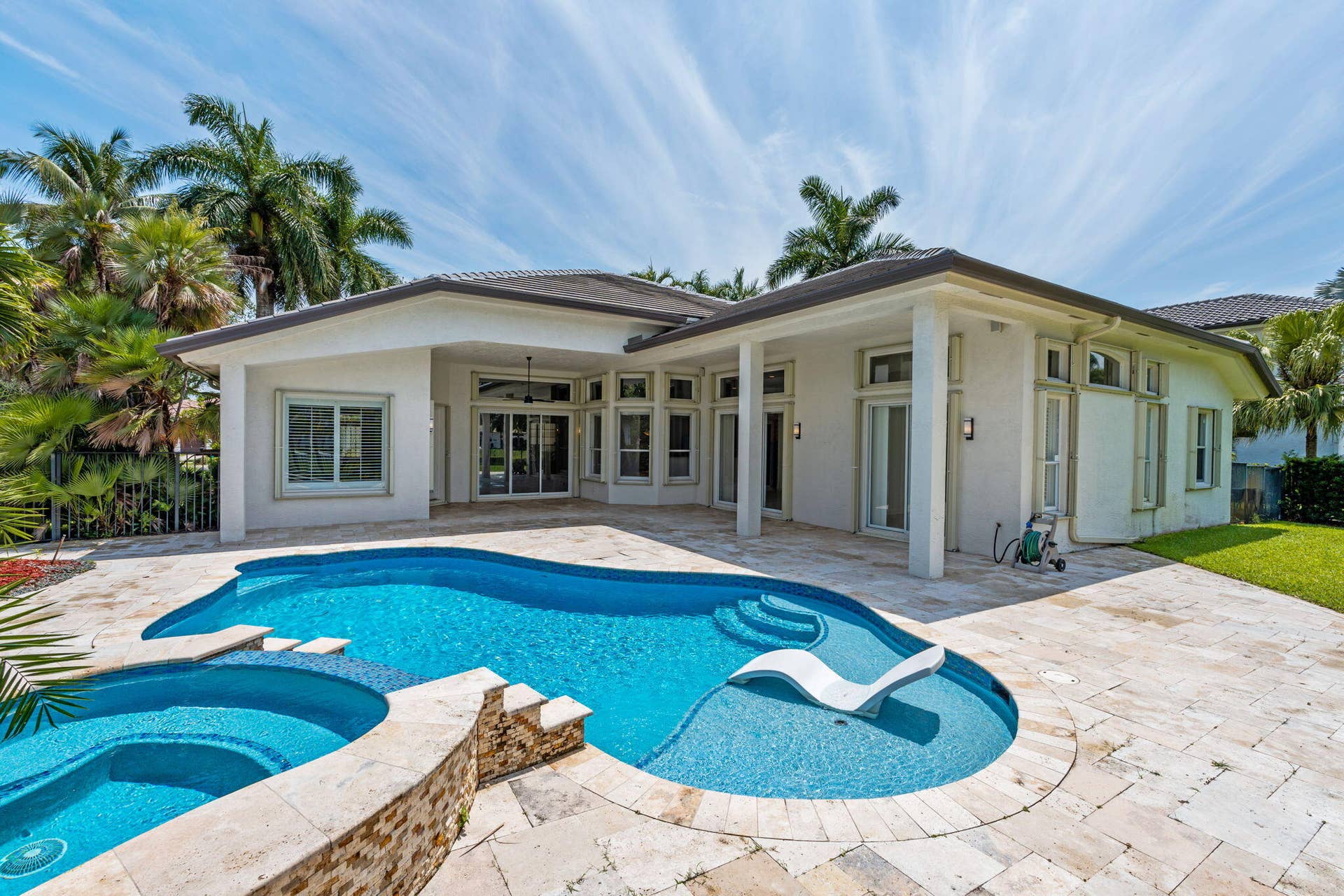 10251 N Lake Vista Circle, Davie, FL 33328 47-web-or-mls-A7406142