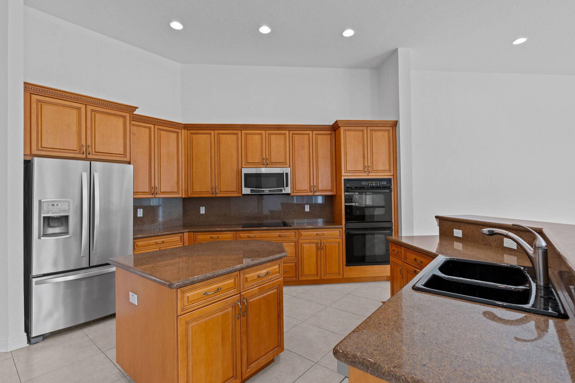 10251 N Lake Vista Circle, Davie, FL 33328 22-web-or-mls-A7406101