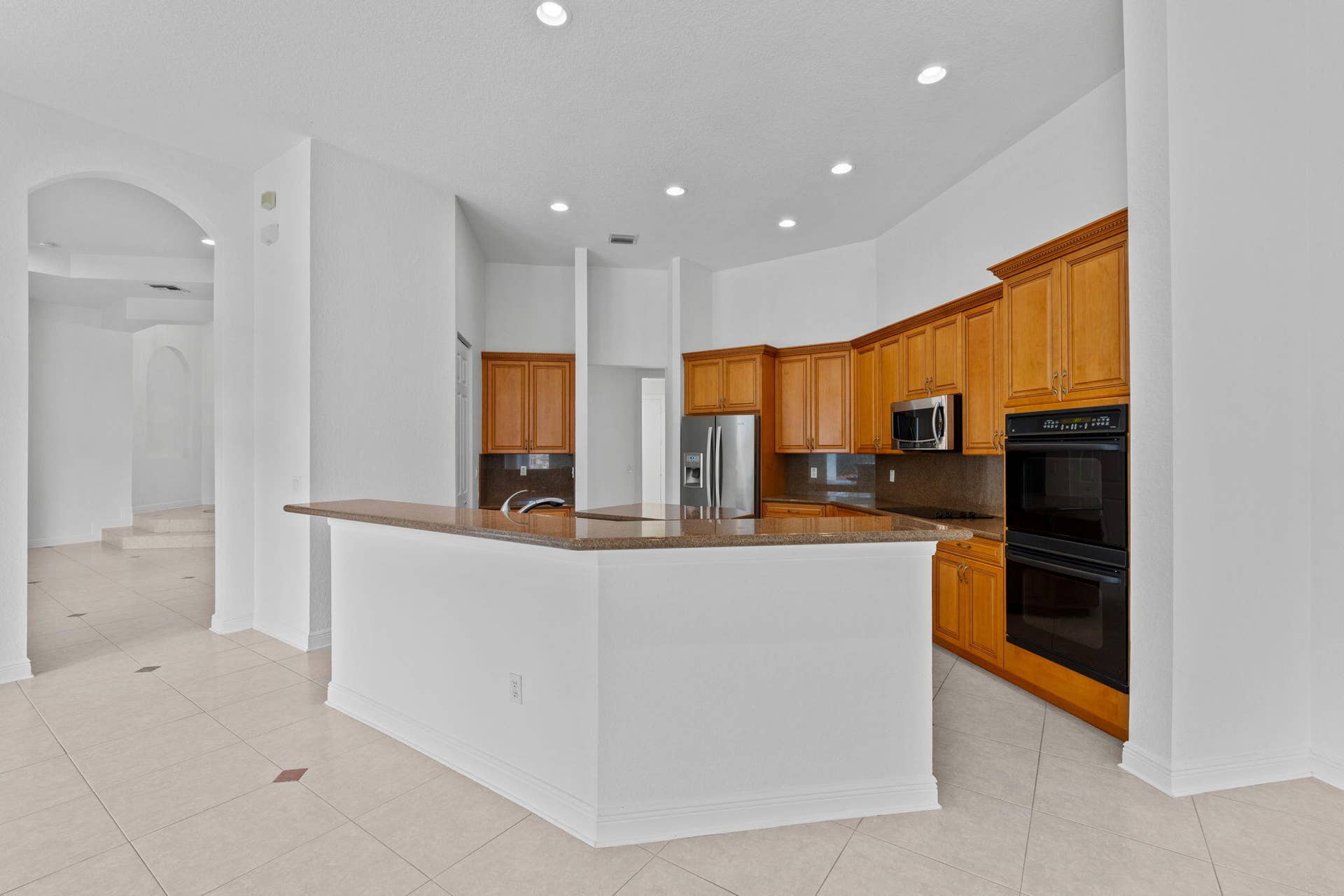 10251 N Lake Vista Circle, Davie, FL 33328 20-web-or-mls-A7406095