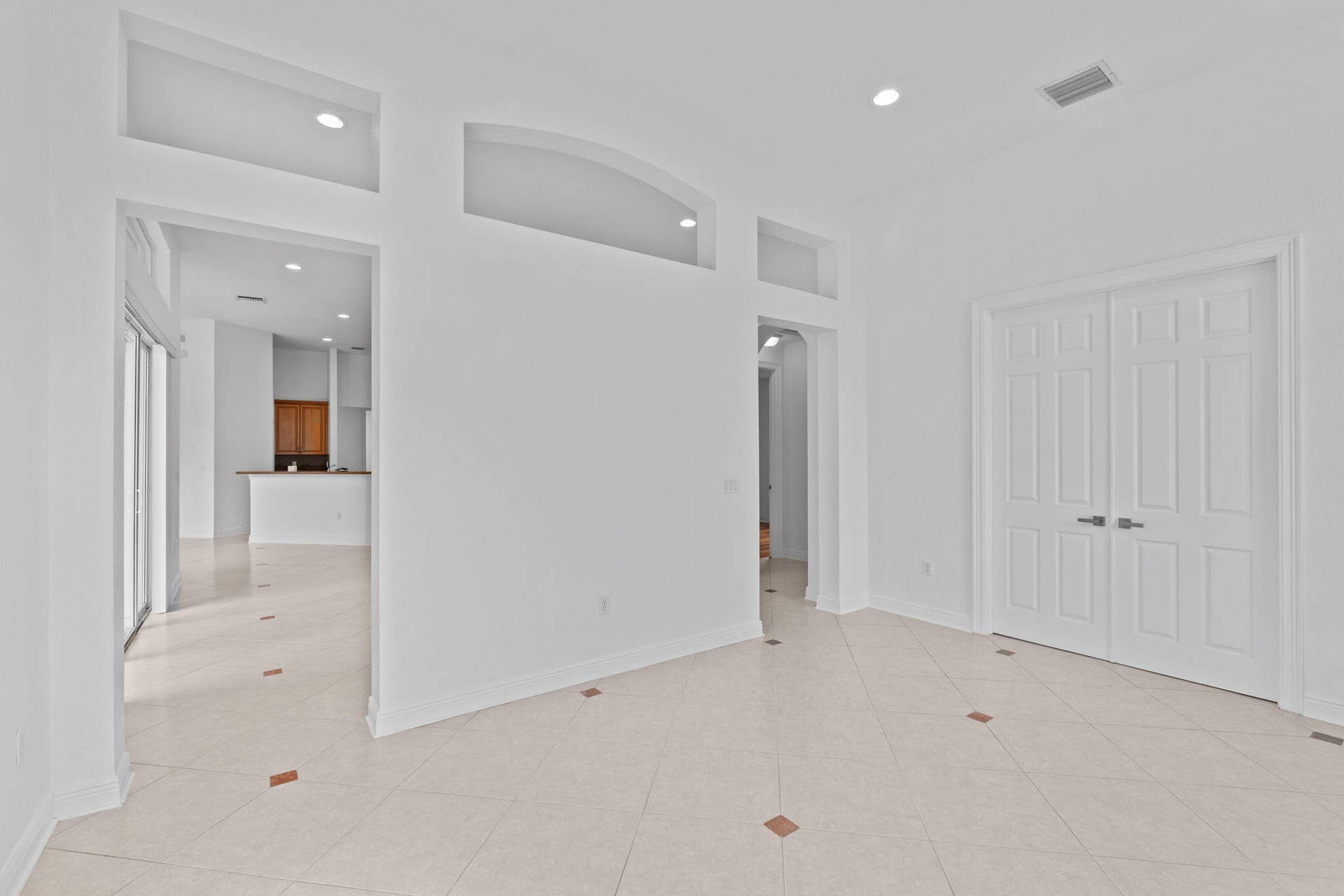 10251 N Lake Vista Circle, Davie, FL 33328 18-web-or-mls-A7406079