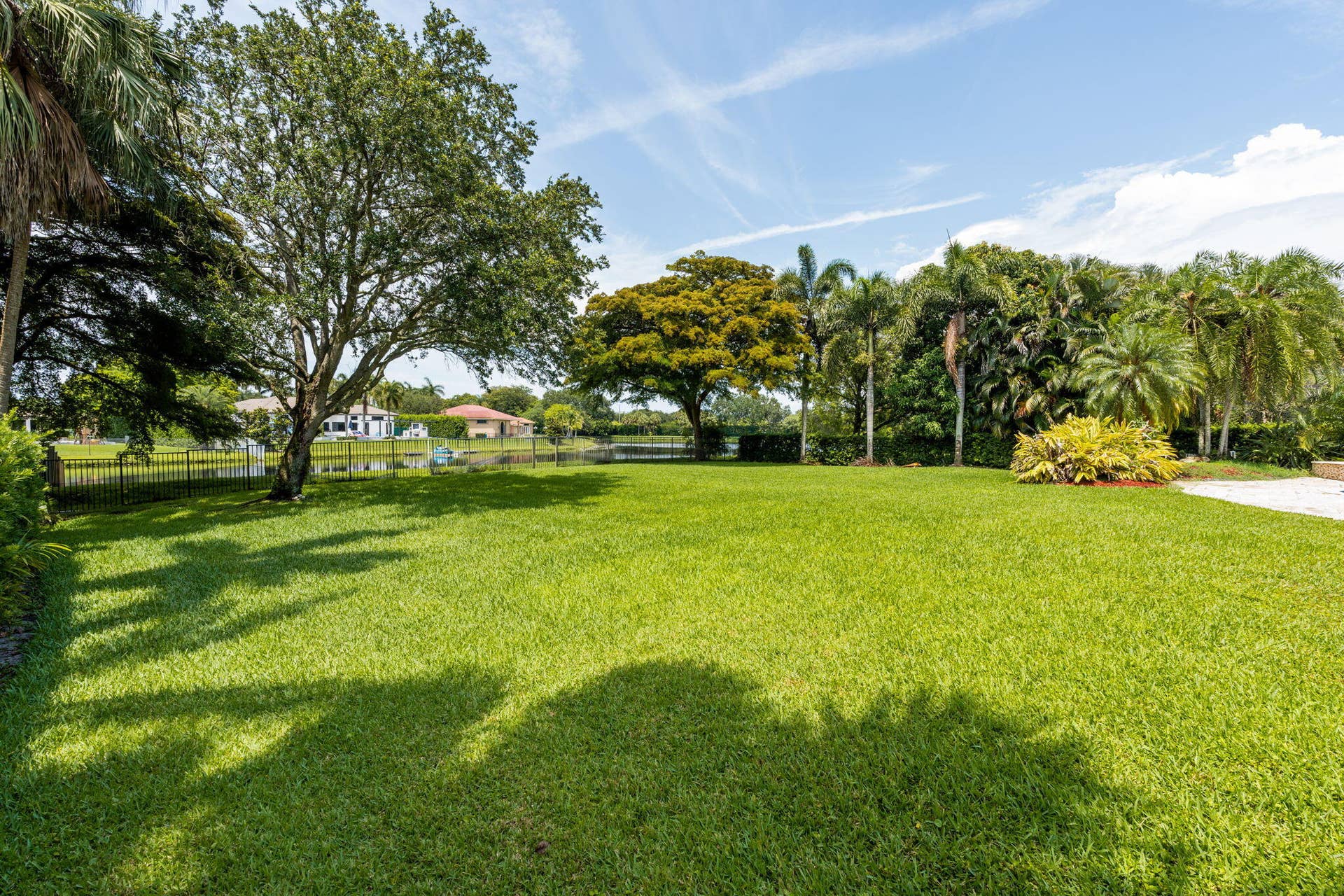10251 N Lake Vista Circle, Davie, FL 33328 56-web-or-mls-A7406137