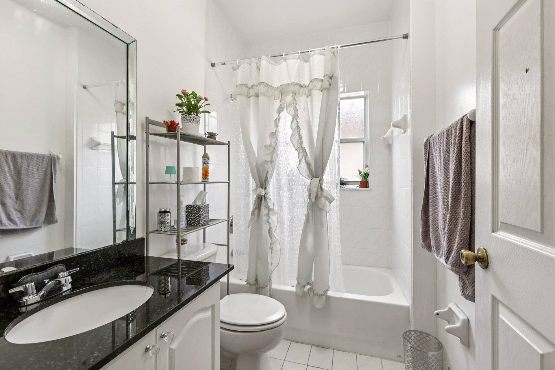 405 E Royal Cove Circle, Davie, FL 33325 25-web-or-mls-E Royal Cove Cir-S0504-025
