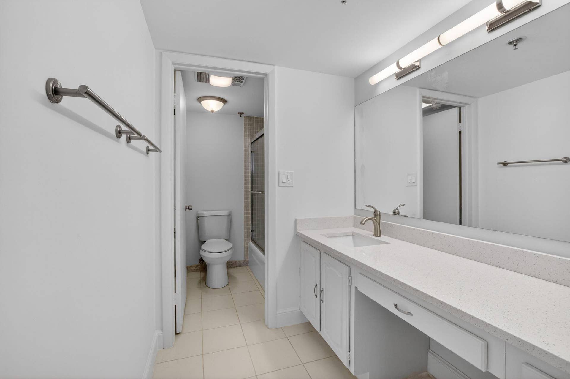 09 Primary Bathroom