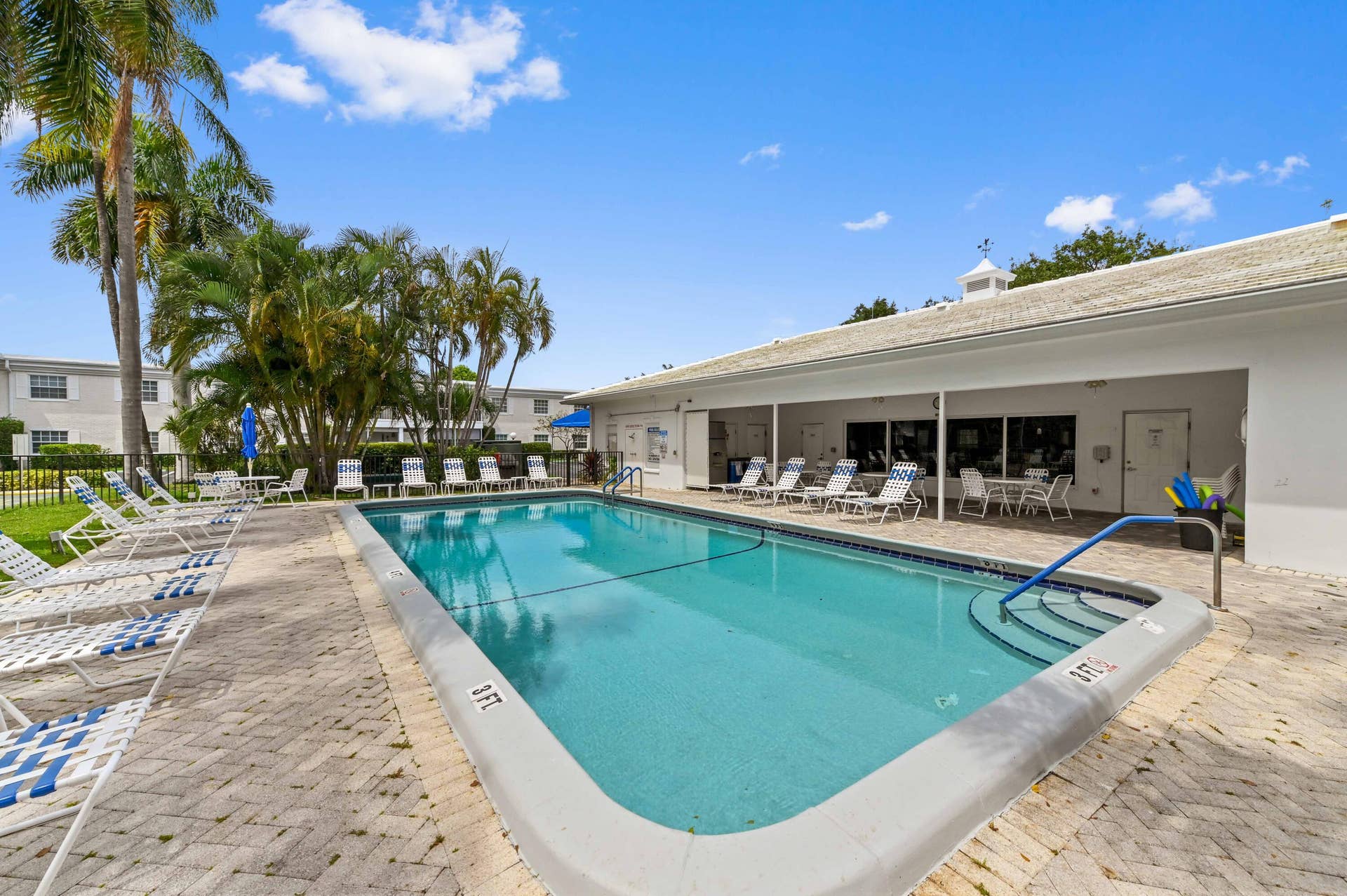 6309 Bay Club Drive, #3, Fort Lauderdale, FL 33308 35 pool 02