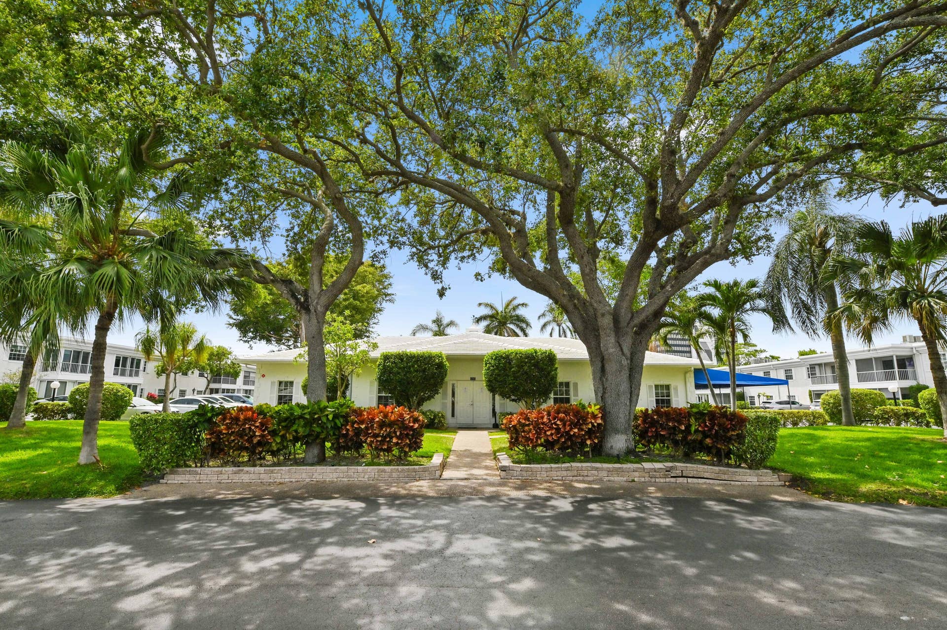 6309 Bay Club Drive, #3, Fort Lauderdale, FL 33308 30 Clubhouse 01