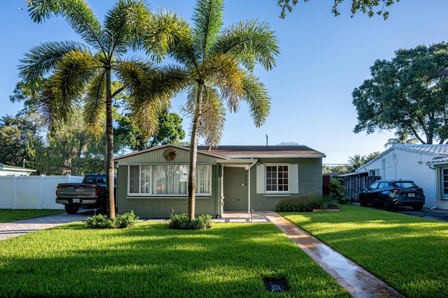 Property photo for 515 SW 18th Street, Fort Lauderdale, FL