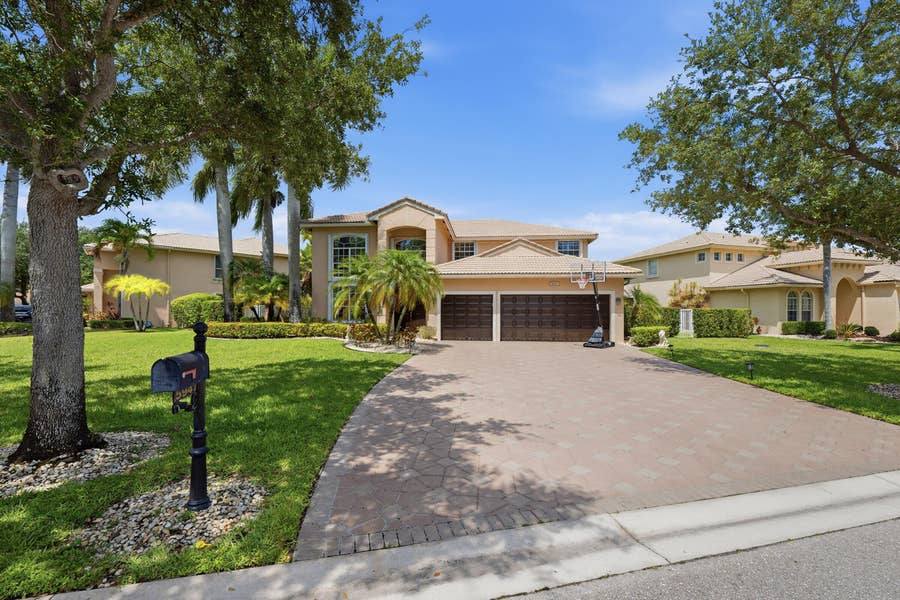 Property photo for 5947 NW 54th Circle, Coral Springs, FL