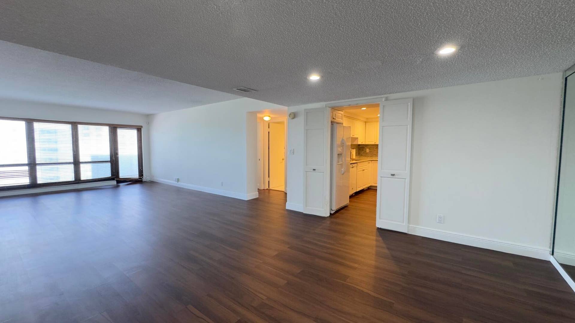 5100 N Ocean Boulevard, #804, Lauderdale By The Sea, FL 33308 Dining/Living Area