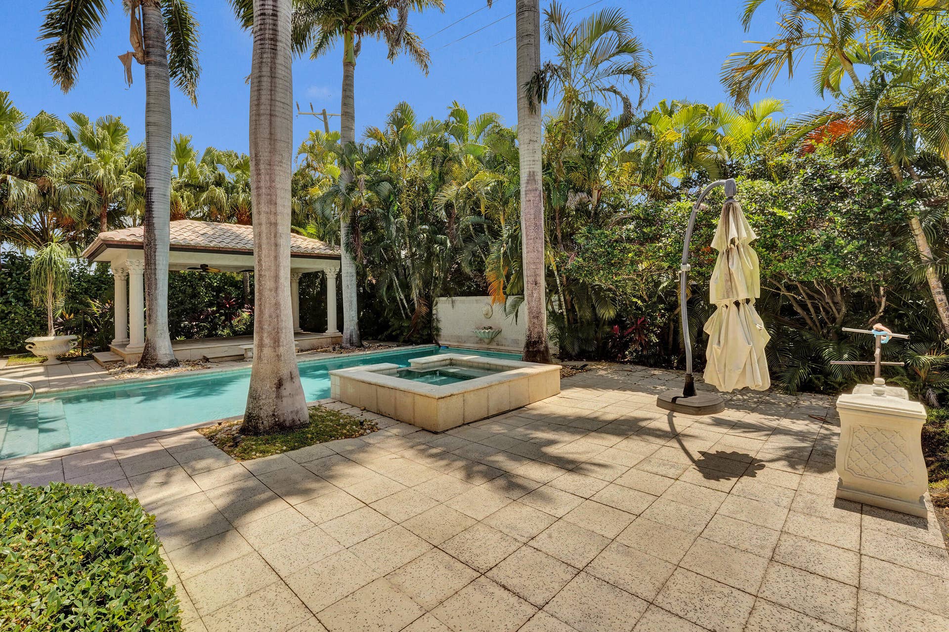 1212 E Lake Drive, Fort Lauderdale, FL 33316 DSC07893
