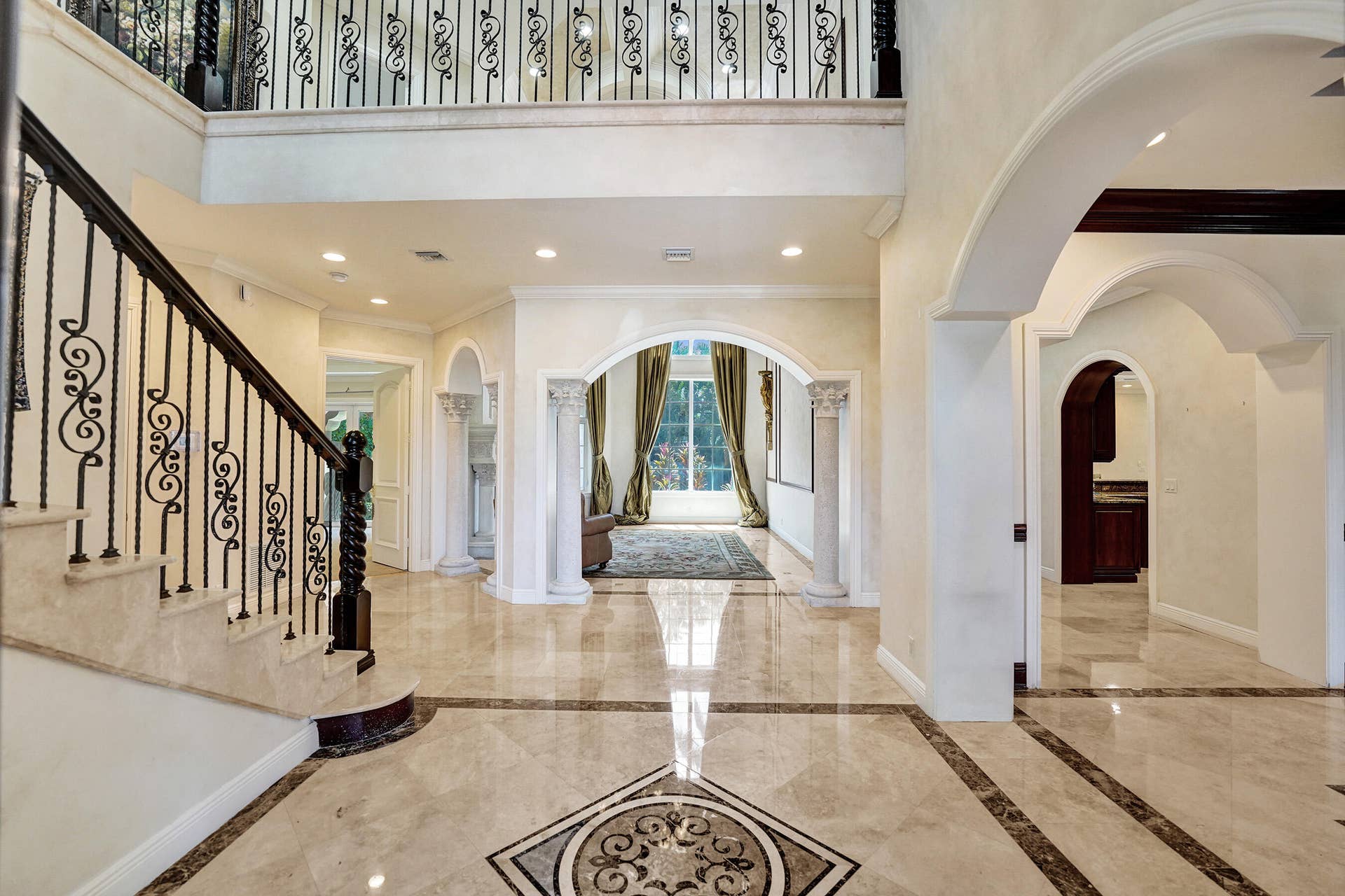 1212 E Lake Drive, Fort Lauderdale, FL 33316 DSC07509