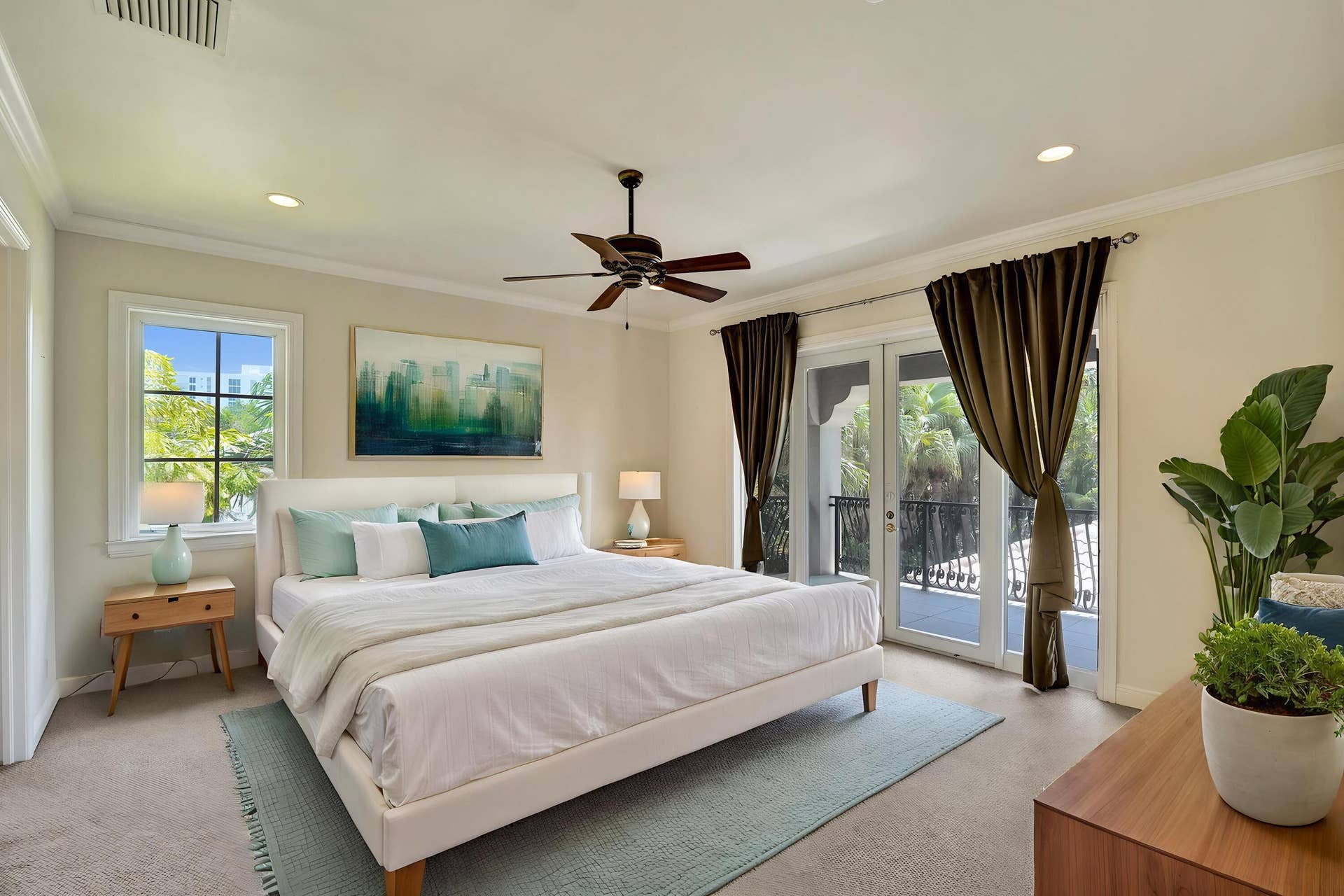 1212 E Lake Drive, Fort Lauderdale, FL 33316 Virtually Staged