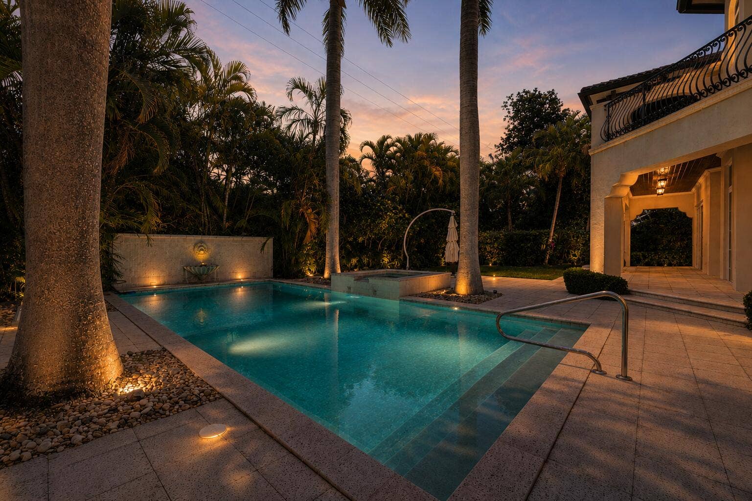 1212 E Lake Drive, Fort Lauderdale, FL 33316 Backyard