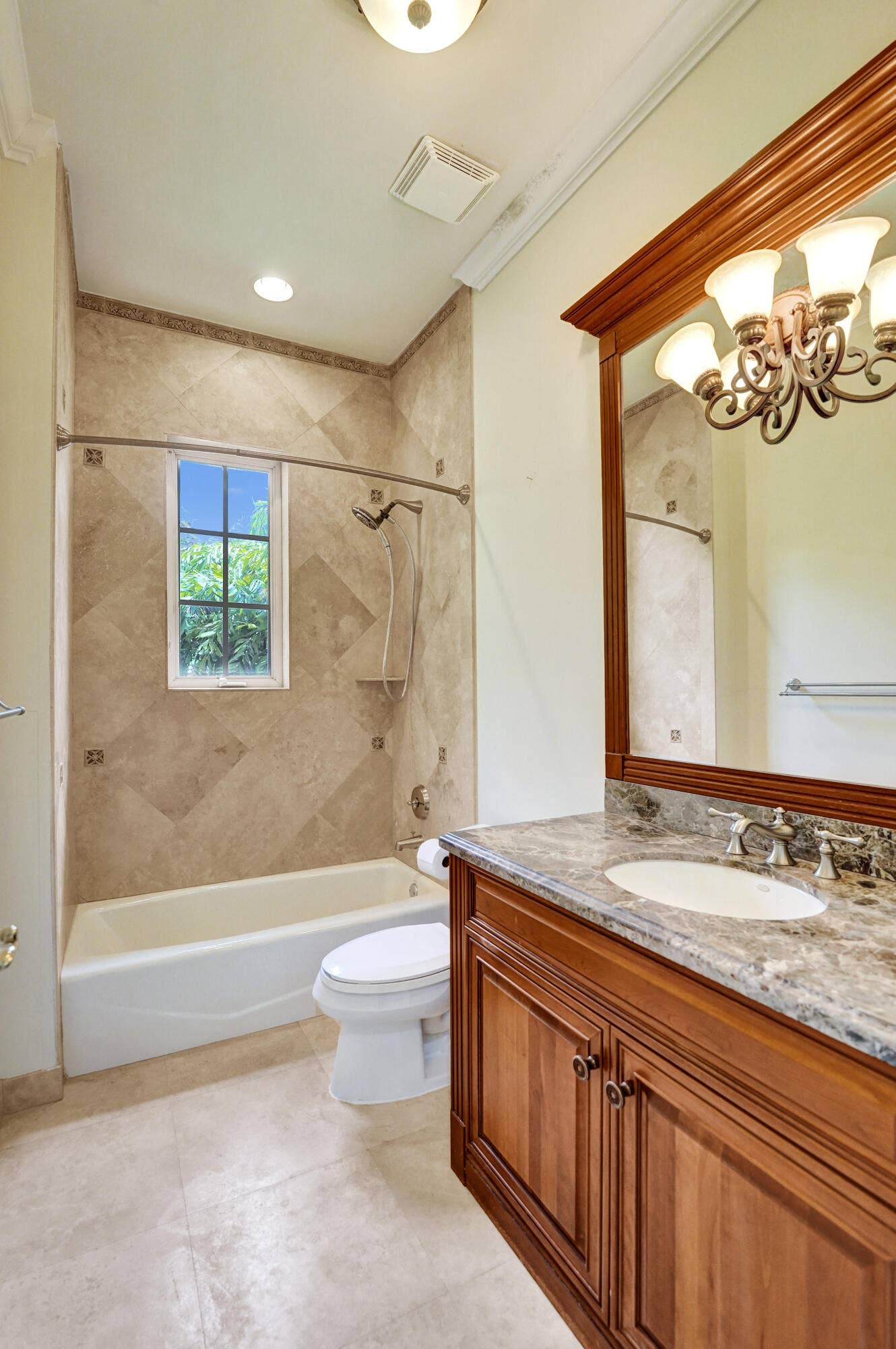 1212 E Lake Drive, Fort Lauderdale, FL 33316 DSC07821