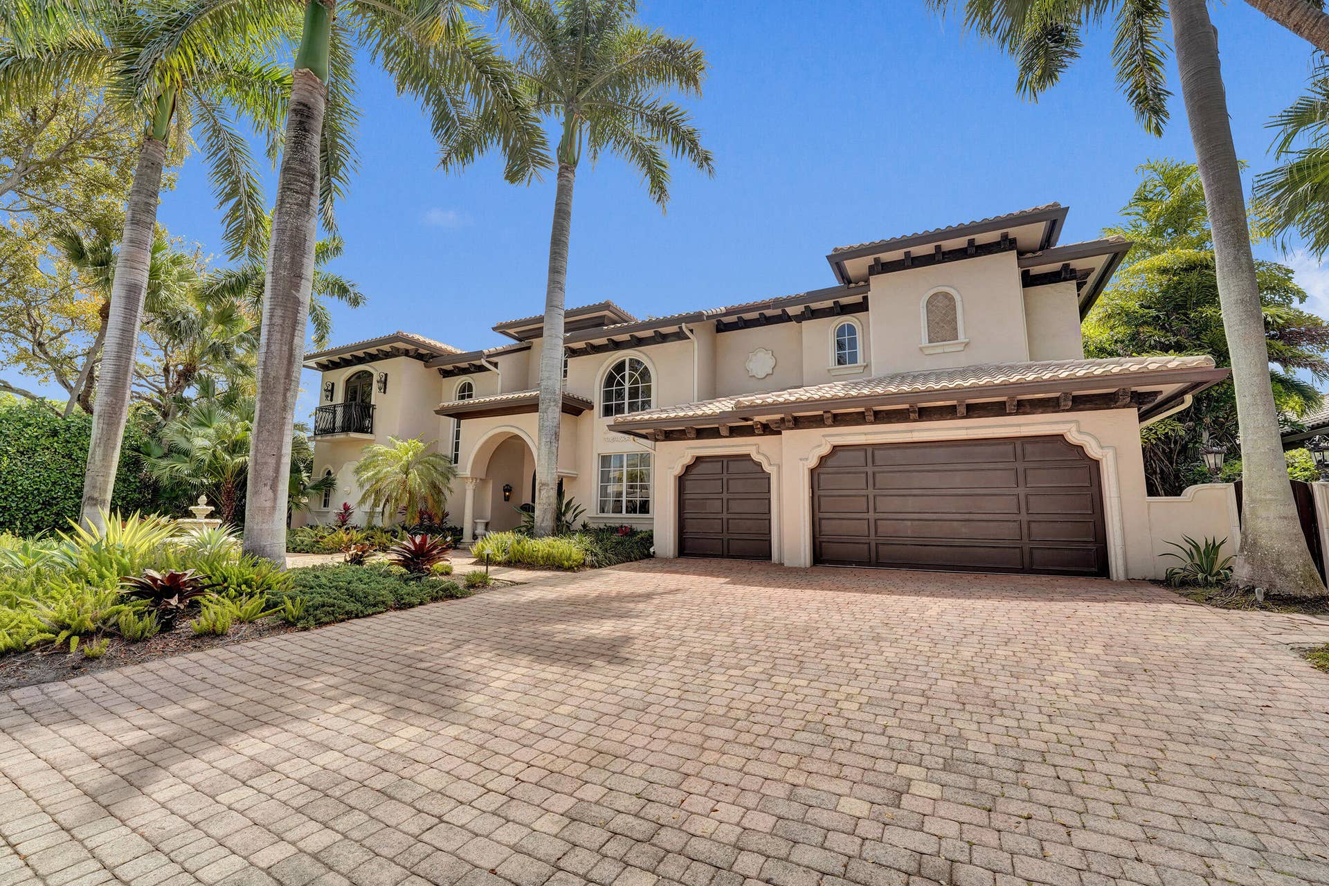1212 E Lake Drive, Fort Lauderdale, FL 33316 DSC07500