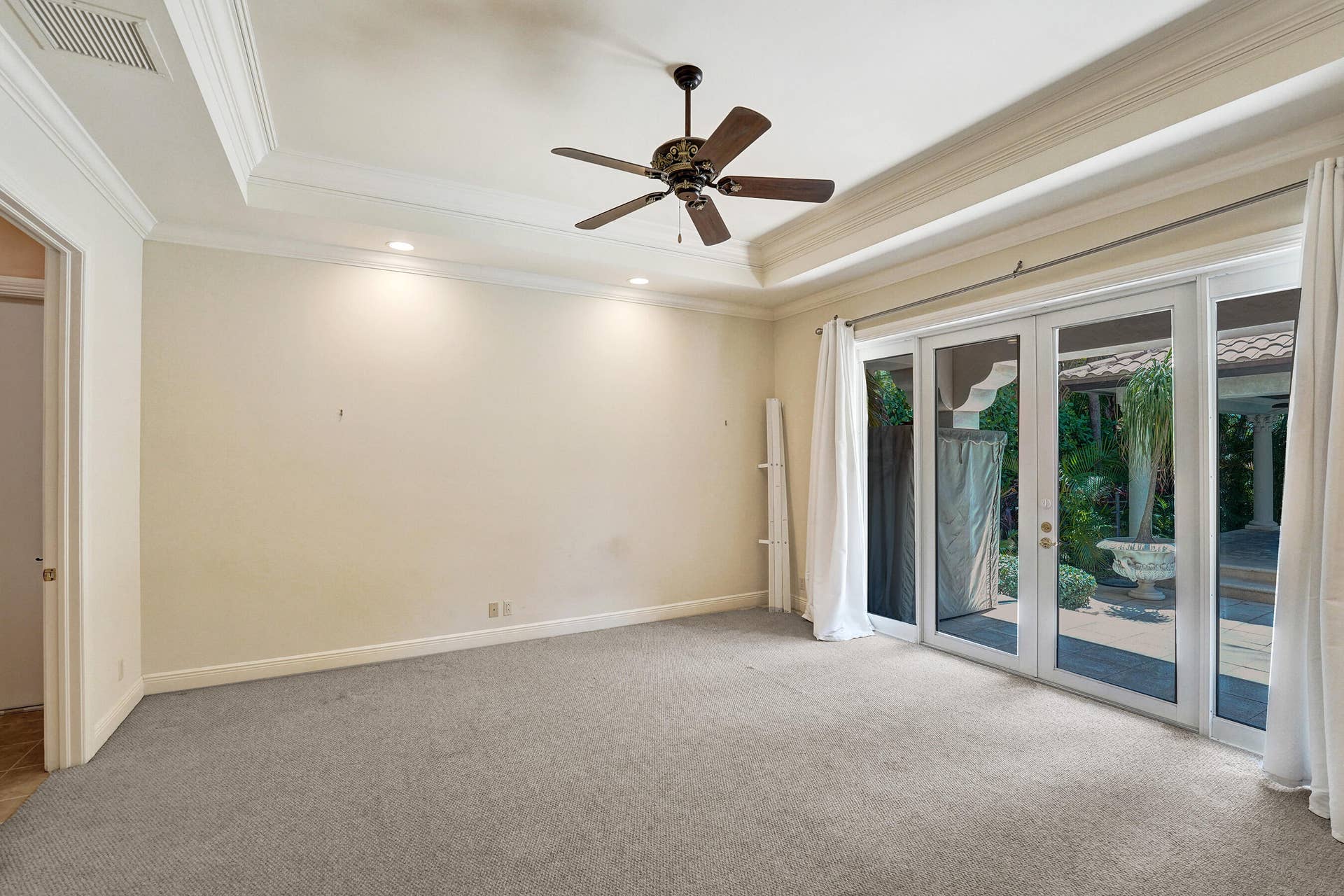 1212 E Lake Drive, Fort Lauderdale, FL 33316 DSC07614