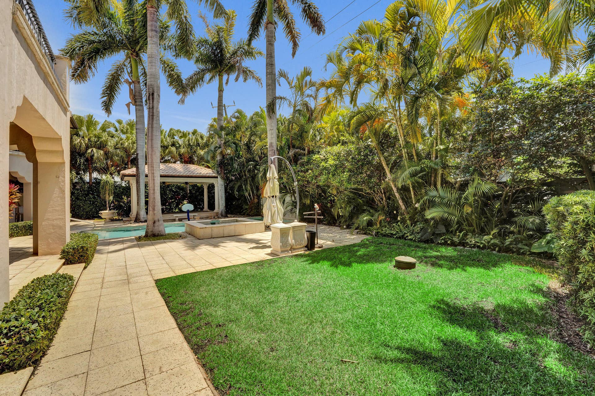 1212 E Lake Drive, Fort Lauderdale, FL 33316 DSC07881