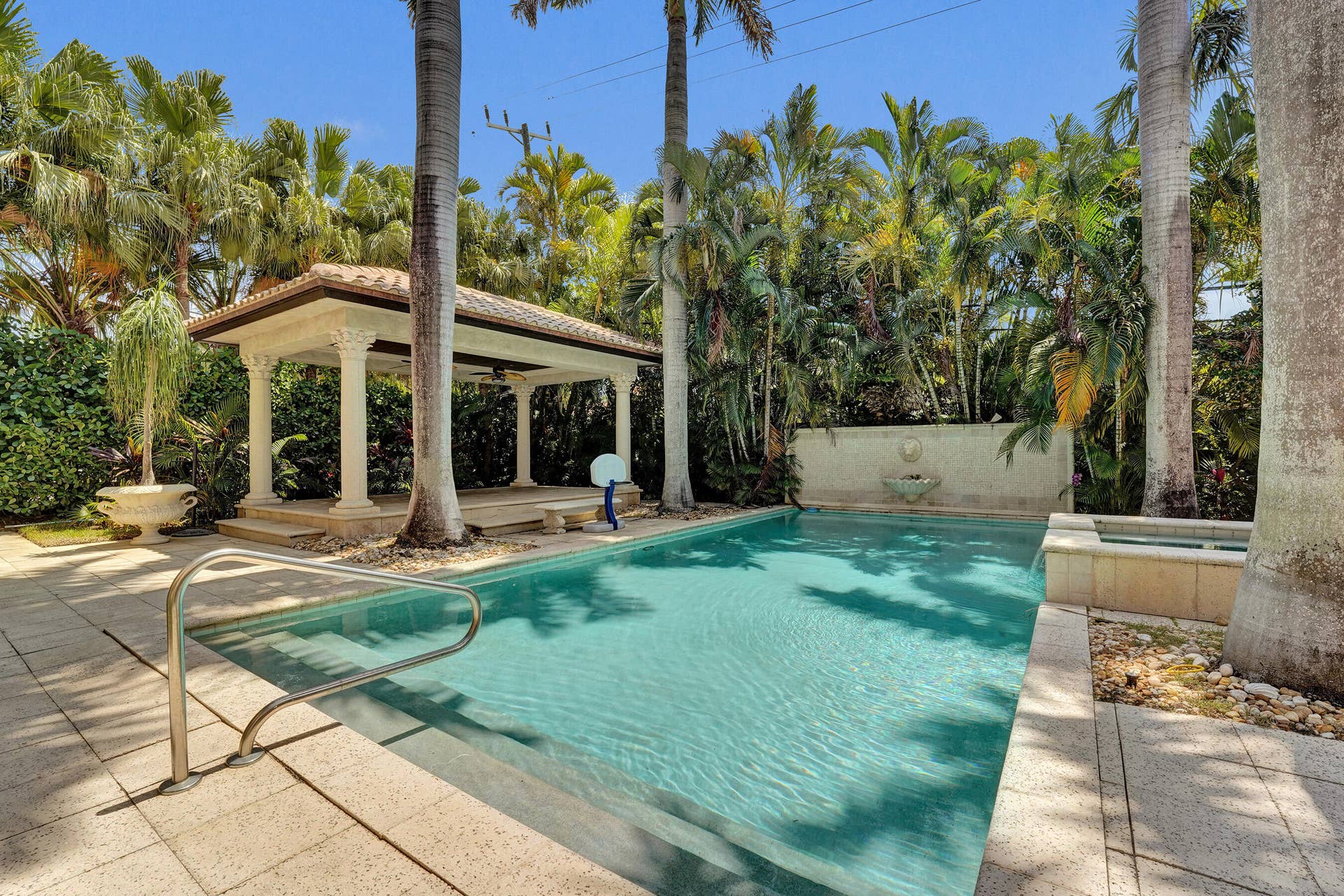 1212 E Lake Drive, Fort Lauderdale, FL 33316 DSC07887