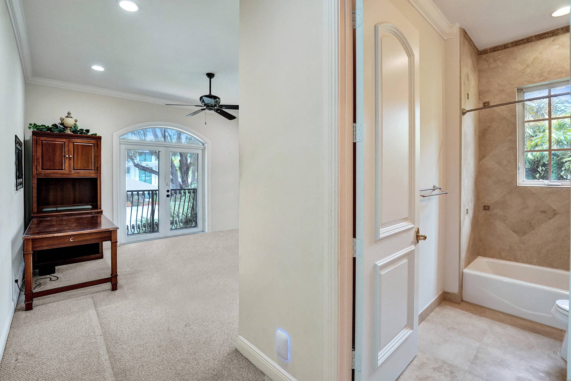 1212 E Lake Drive, Fort Lauderdale, FL 33316 DSC07806