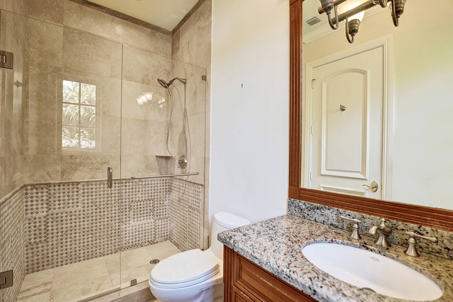 1212 E Lake Drive, Fort Lauderdale, FL 33316 DSC07692