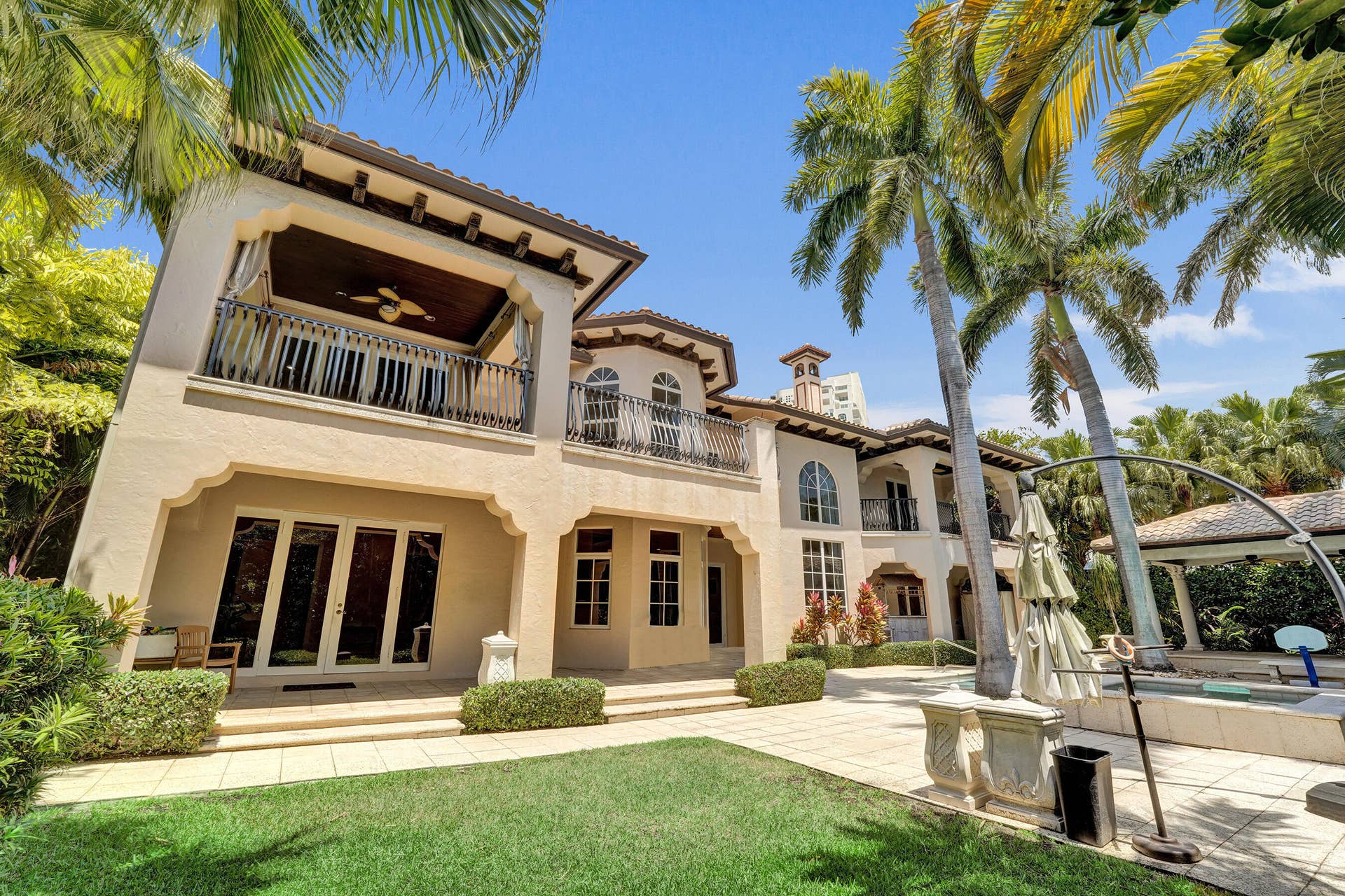 1212 E Lake Drive, Fort Lauderdale, FL 33316 DSC07875