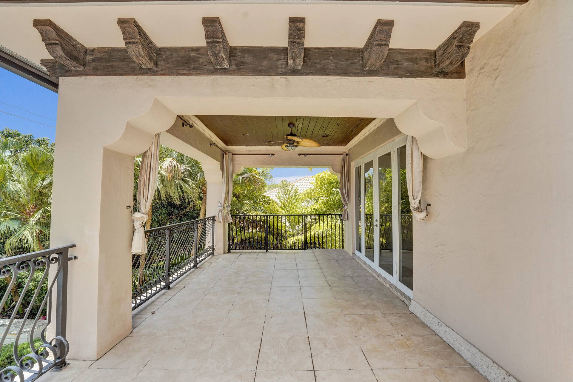 1212 E Lake Drive, Fort Lauderdale, FL 33316 DSC07740