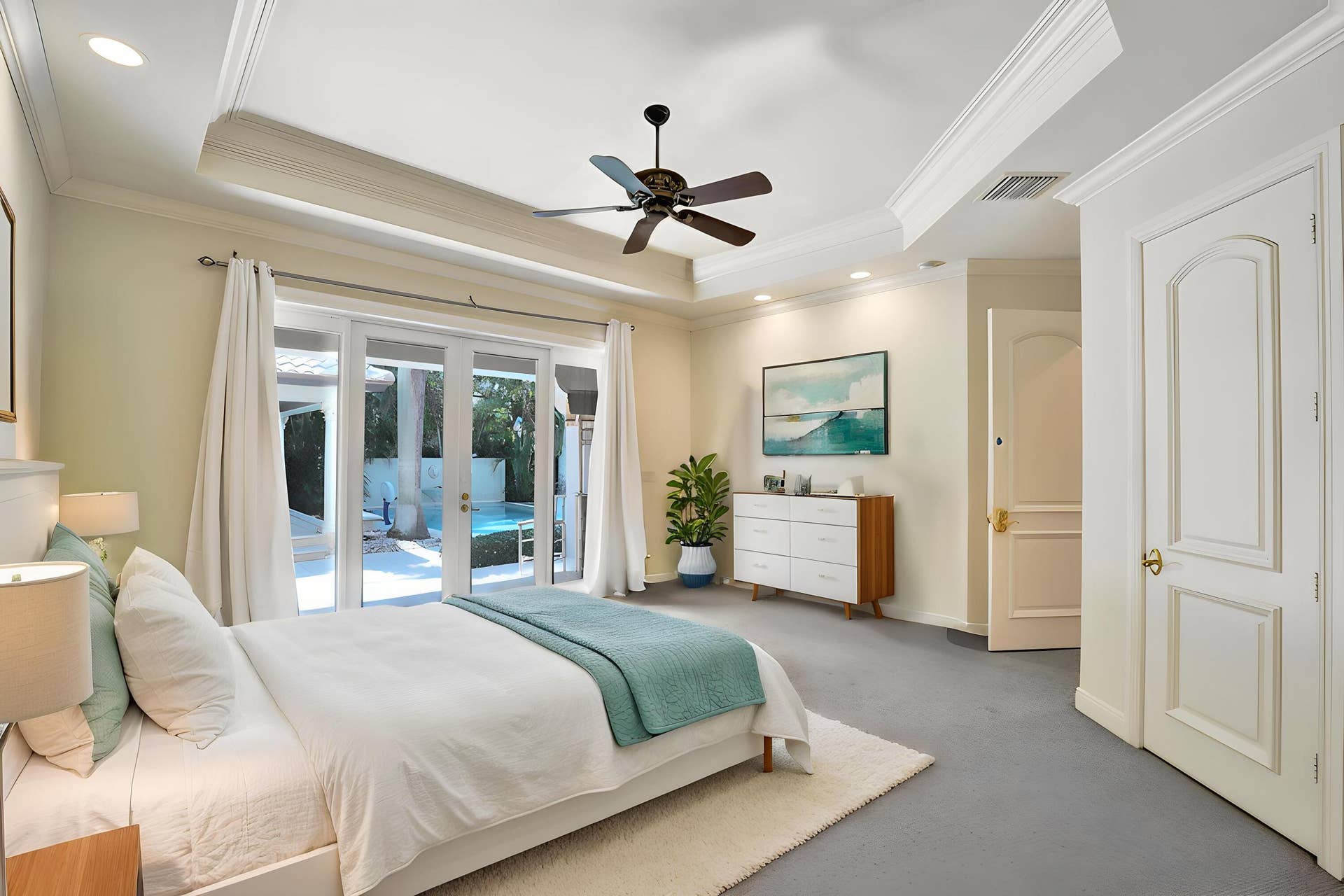 1212 E Lake Drive, Fort Lauderdale, FL 33316 Virtually Staged