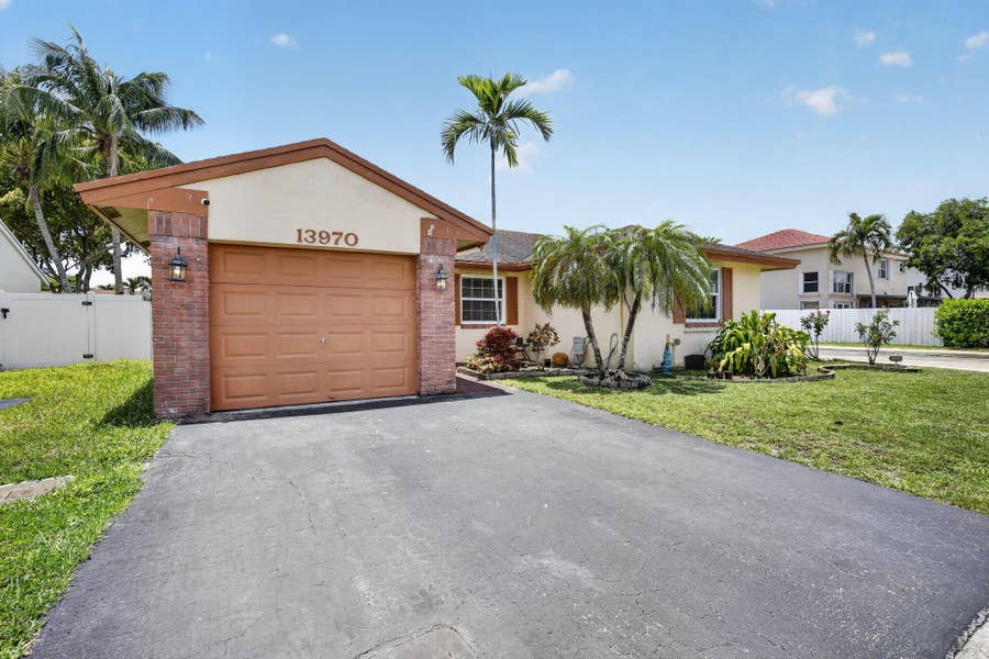 Property photo for 13970 Oaklawn Place, Davie, FL