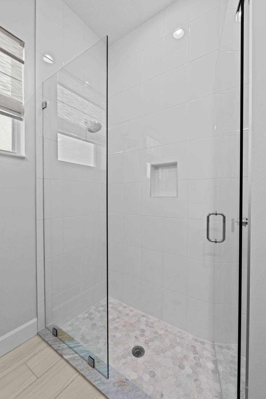 44-web-or-mls-A7404838