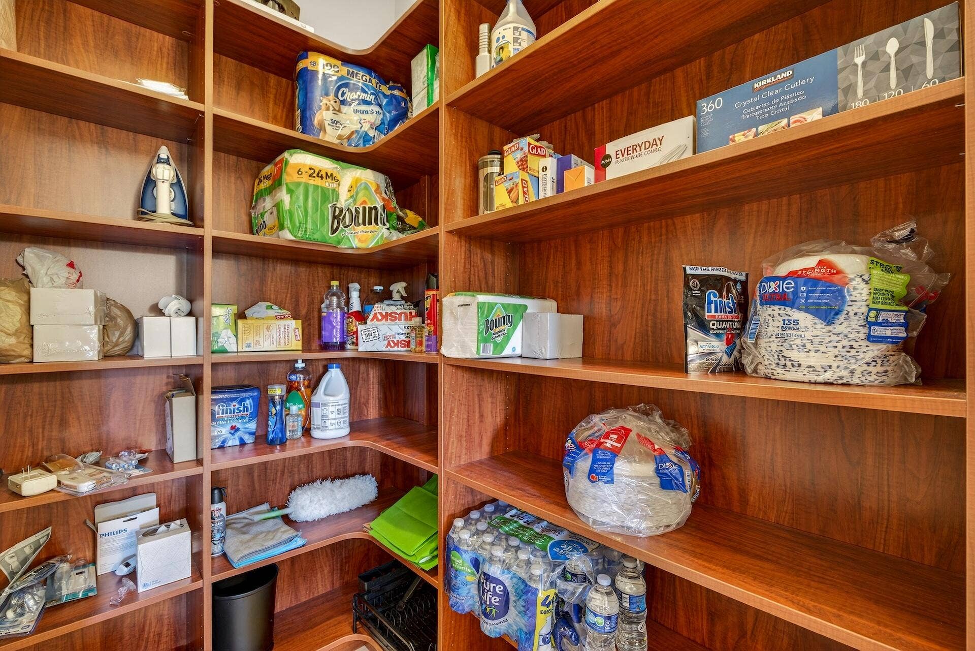 Fountains 328KITCHEN PANTRY