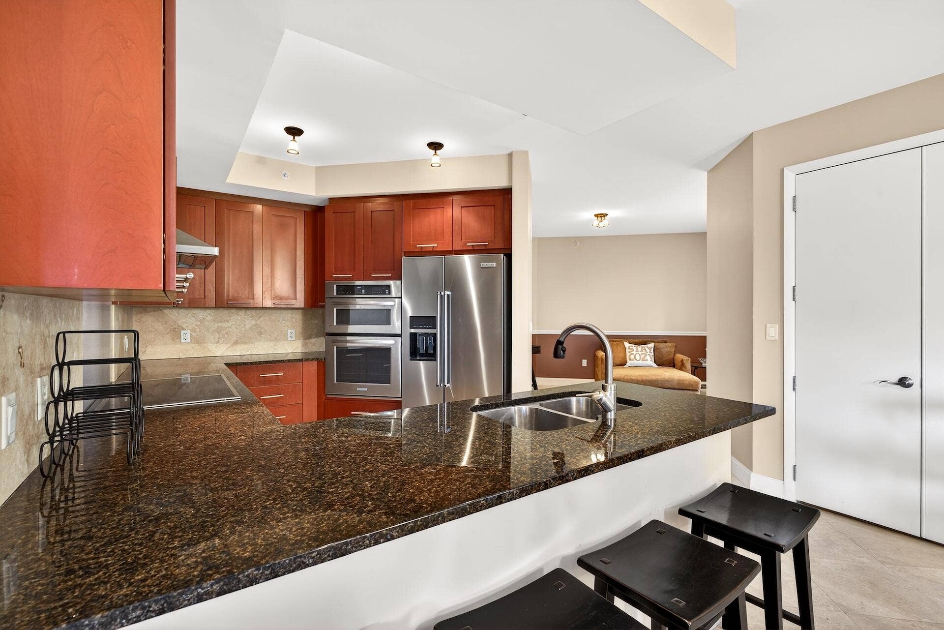 Fountains 328 KITCHEN AREA