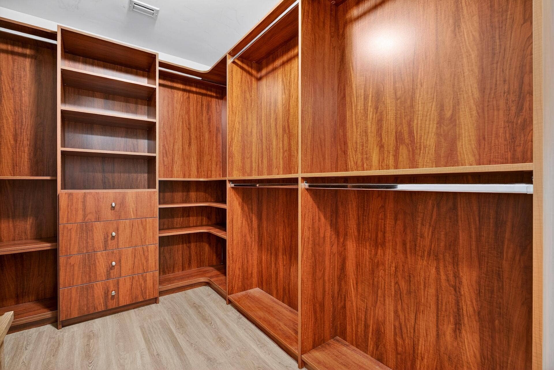 Fountains 328 PRIMARY CLOSET