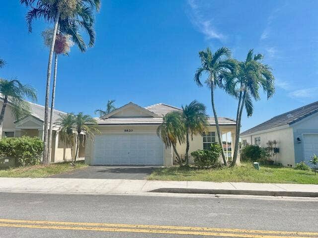 Property photo for 8820 N Lake Park Cir Circle N, Davie, FL